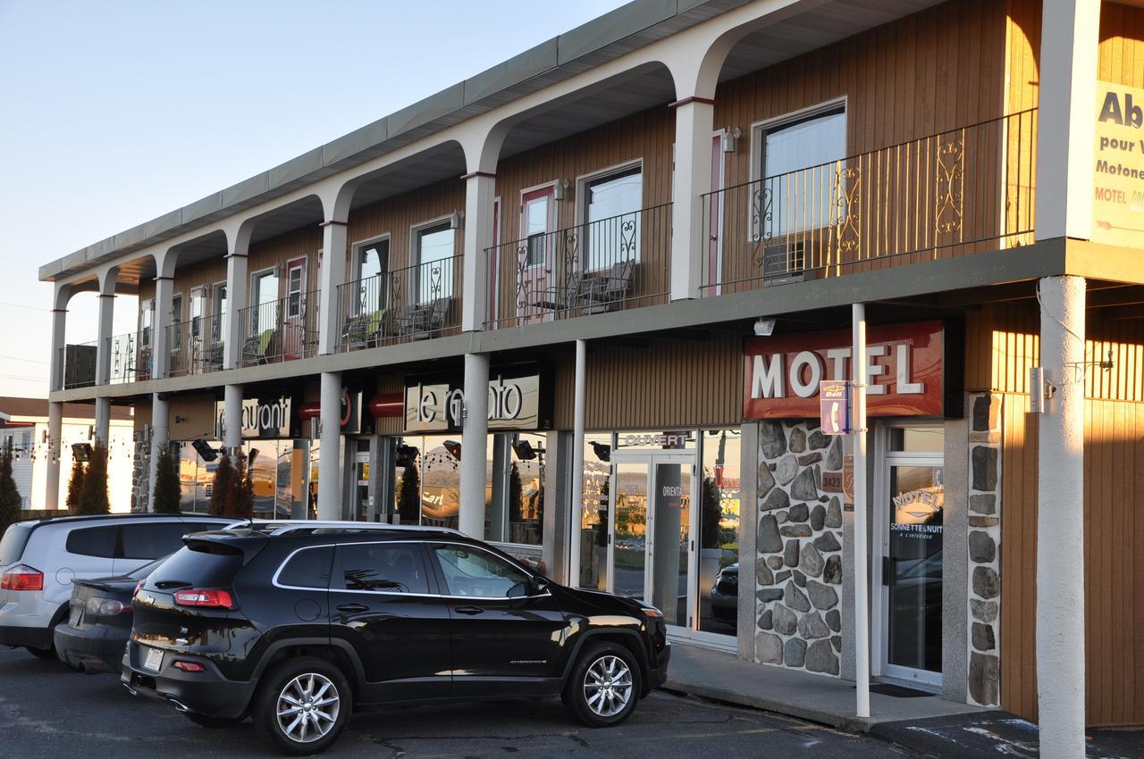 Hotel Motel Le Chateau Lac-Megantic Bagian luar foto